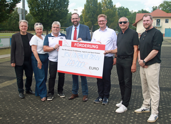Erster Zuwendungsbescheid des neuen „Goldenen Plan Brandenburg“ übergeben Erster Zuwendungsbescheid des neuen „Goldenen Plan Brandenburg“ übergeben